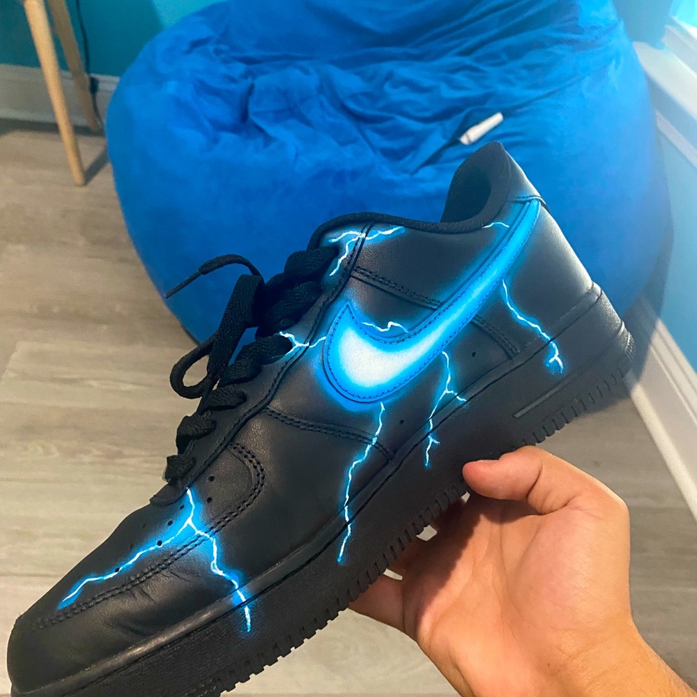 Custom lightning Air Force 1’s